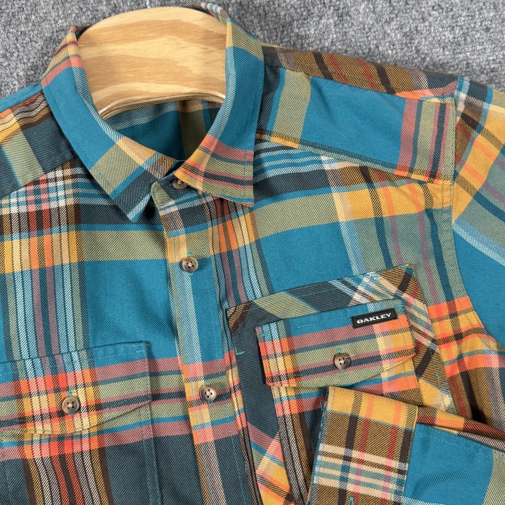 Oakley Shirt Mens Medium Plaid‎ Blue Yellow Long Sleeve Button Front Outdoor